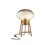FDB Møbler U4 Hiti bordlampe – Eg og ravfarvet glas i elegant design