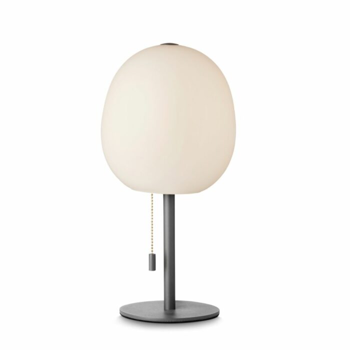 Halo Design Wrong bordlampe i opalglas – Ø16 cm, H32 cm, E27